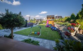 Pensjonat Zbójecki Dwór Wellness&SPA, Jacuzzi ogrodowe, strefa do grillowania, plac zabaw dla dzieci, blisko basenów termalnych